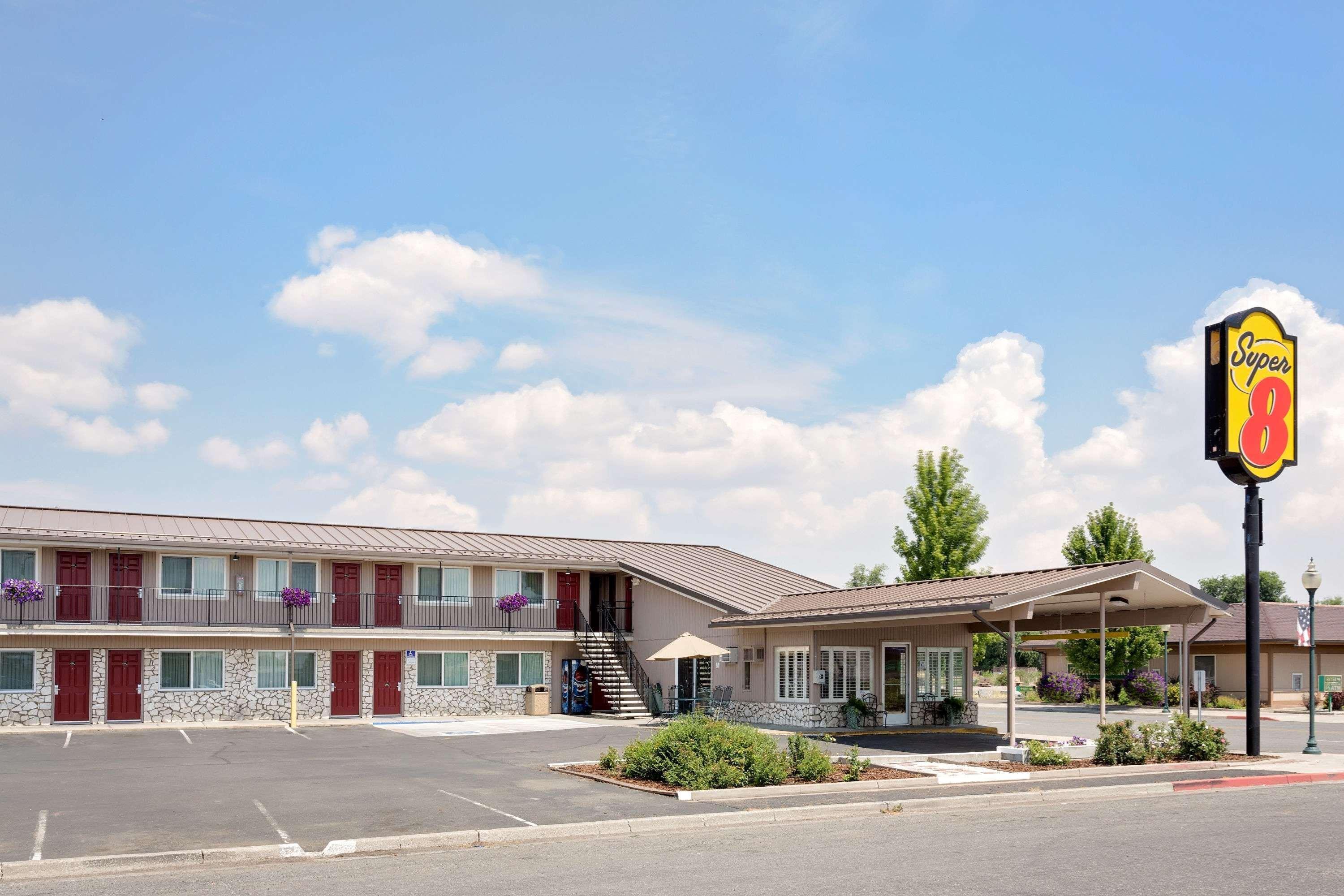 Hotel Super 8 By Wyndham Alturas Exterior foto